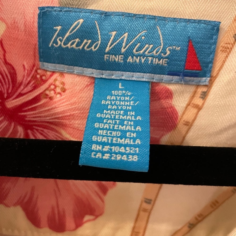 Island Winds Tropical Hawaiian Floral Button Down Short Sleeves Shirt, Size L. - Picture 4 of 7